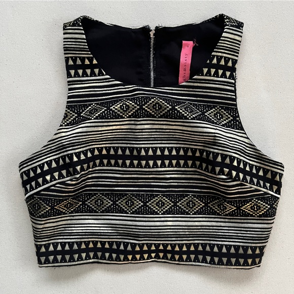 Metallic Gold & Black Geometric Cropped Tank - Picture 4 of 4